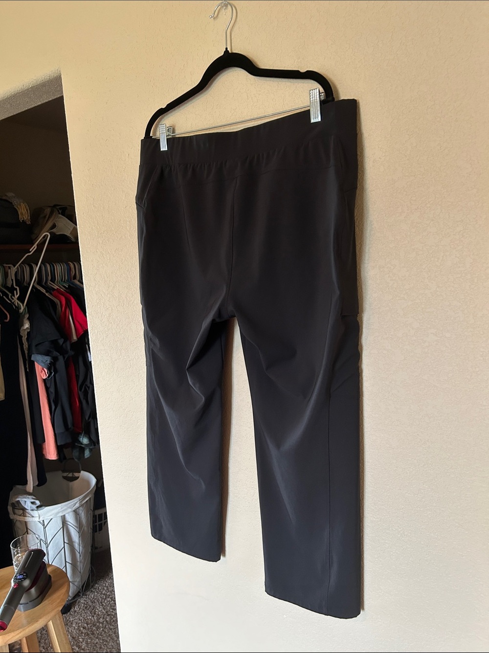 Eddie Bauer Women’s Black Stretch Cropped Hiking Pants Size 16 Outdoor Travel - Picture 6 of 9